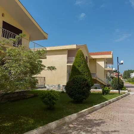Kolaveri Resort Golem (Tirana)