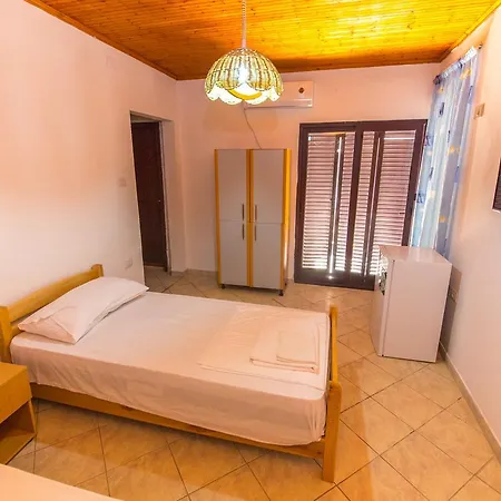Kolaveri Resort 3*