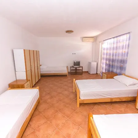 Kolaveri Resort 3*