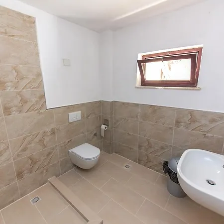 Resort Kolaveri Golem (Tirana)