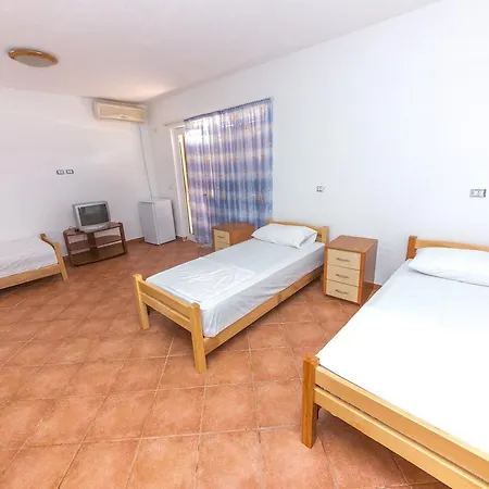 Kolaveri Resort Golem (Tirana)